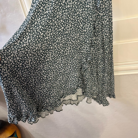 Pull&Bear Green Mini Dress with White Floral Print - Picture 10 of 16